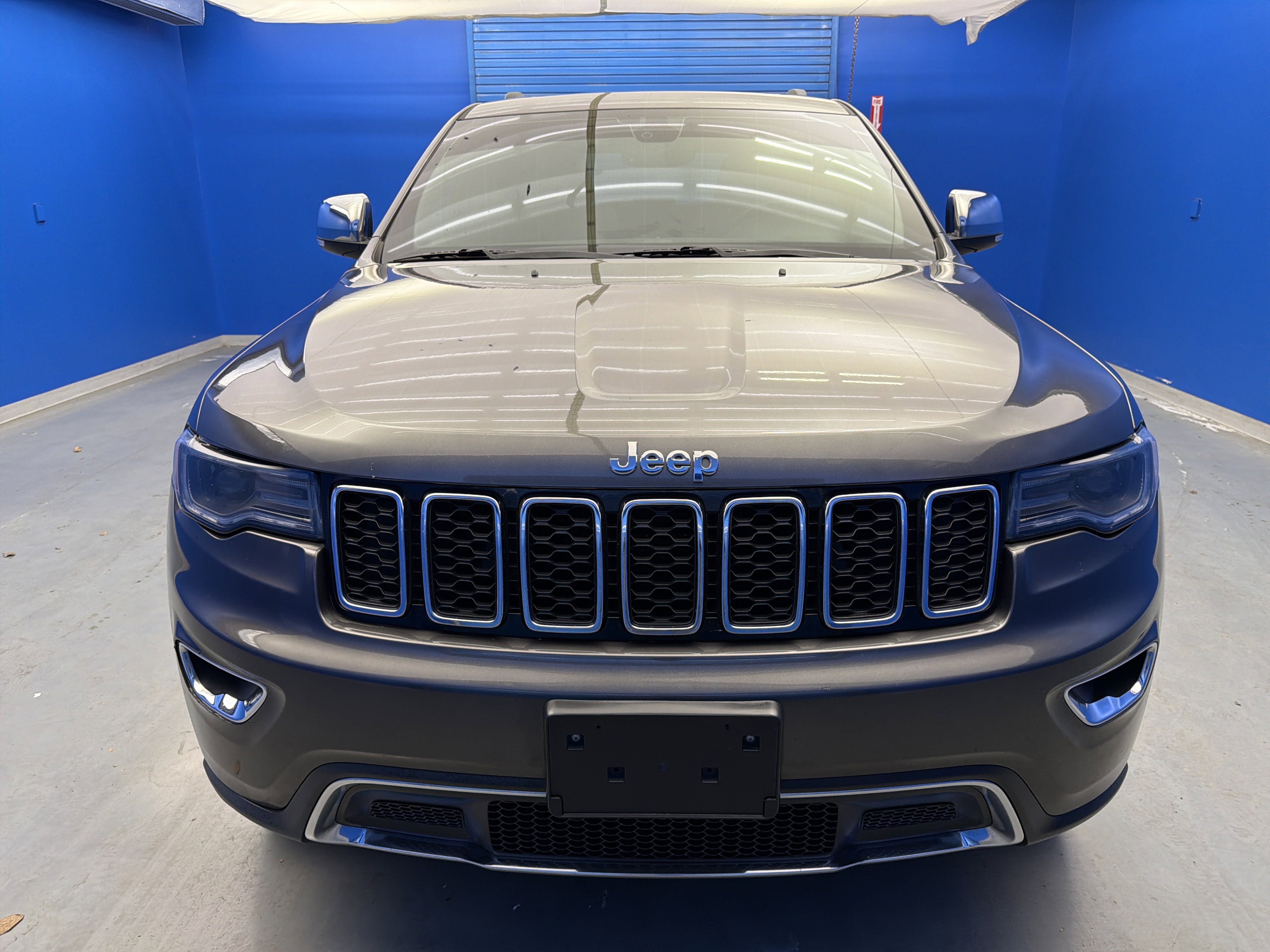 2019 Jeep Grand Cherokee Limited photo 2