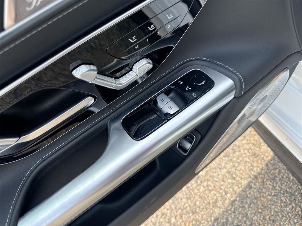 2025 Mercedes Benz AMG GT photo 13