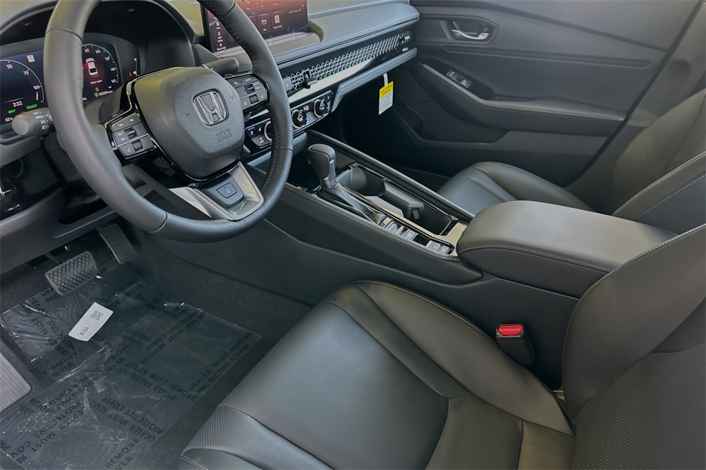 2025 Honda Accord Hybrid Touring photo 9