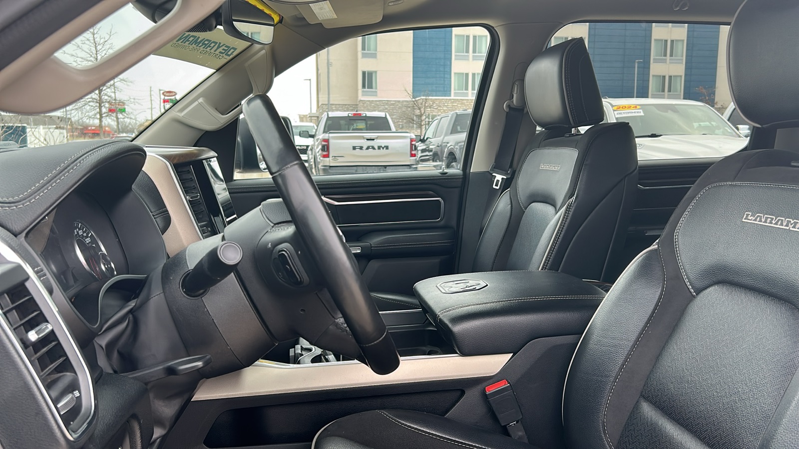 2022 Ram 1500 Laramie photo 10