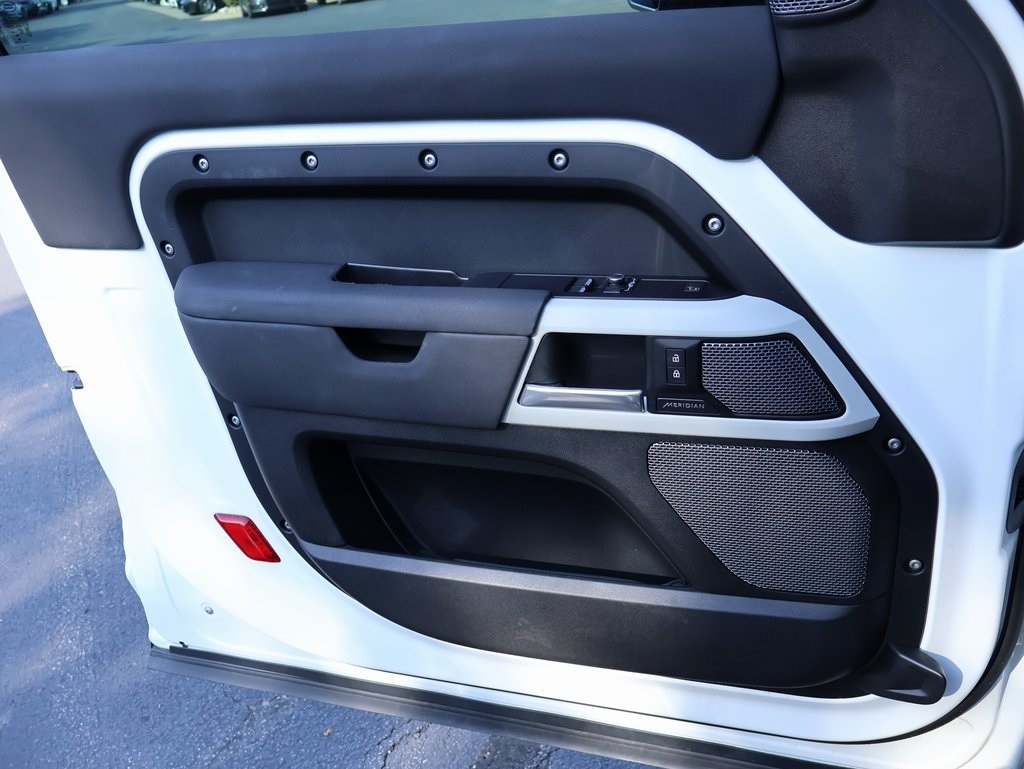 2022 Land Rover Defender 90 X-Dynamic S photo 31