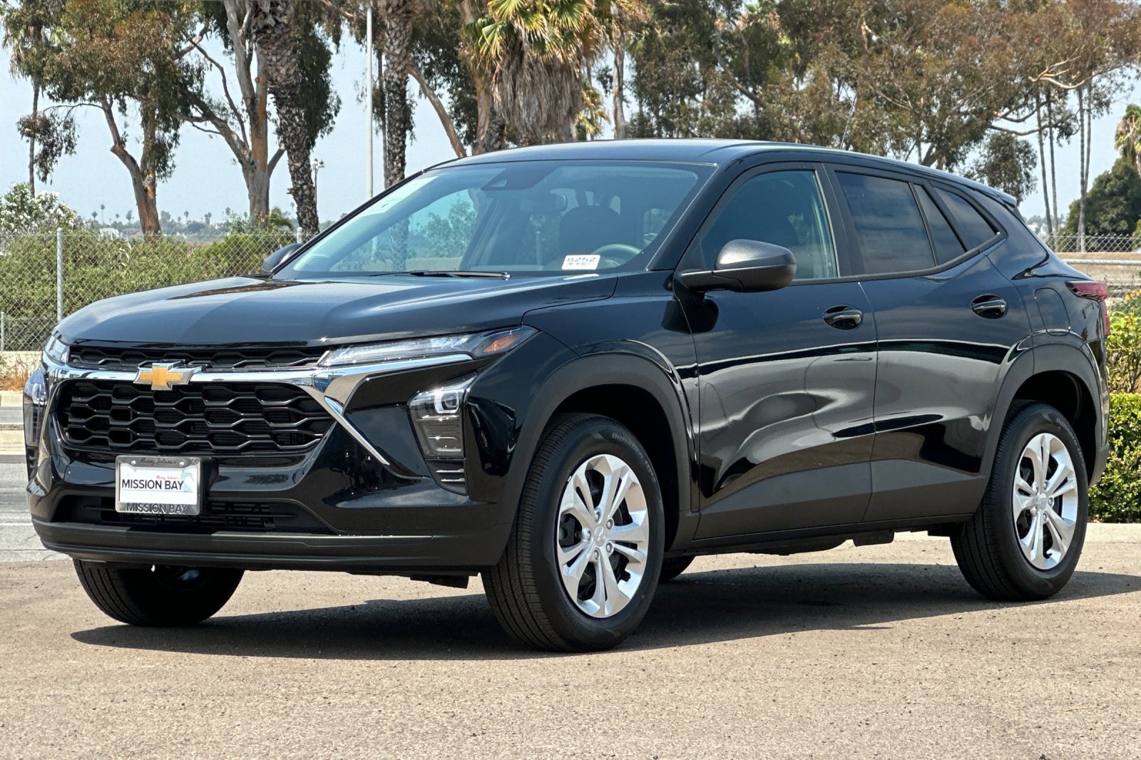 2025 Chevrolet Trax LS photo 6
