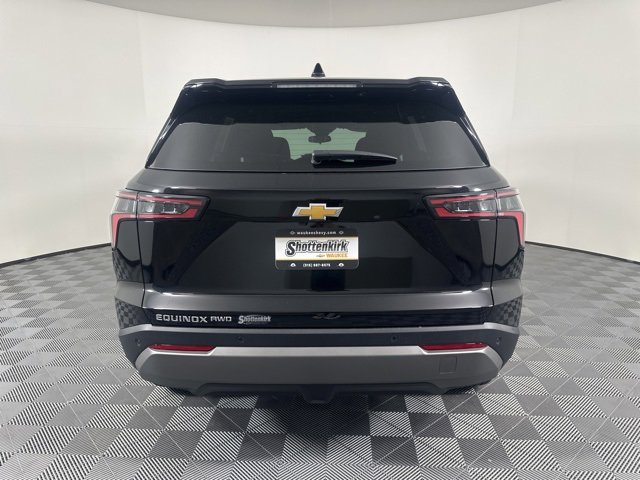 2026 Chevrolet Equinox LT photo 2