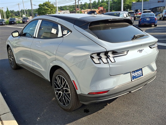 2025 Ford Mustang Mach-E Premium photo 4