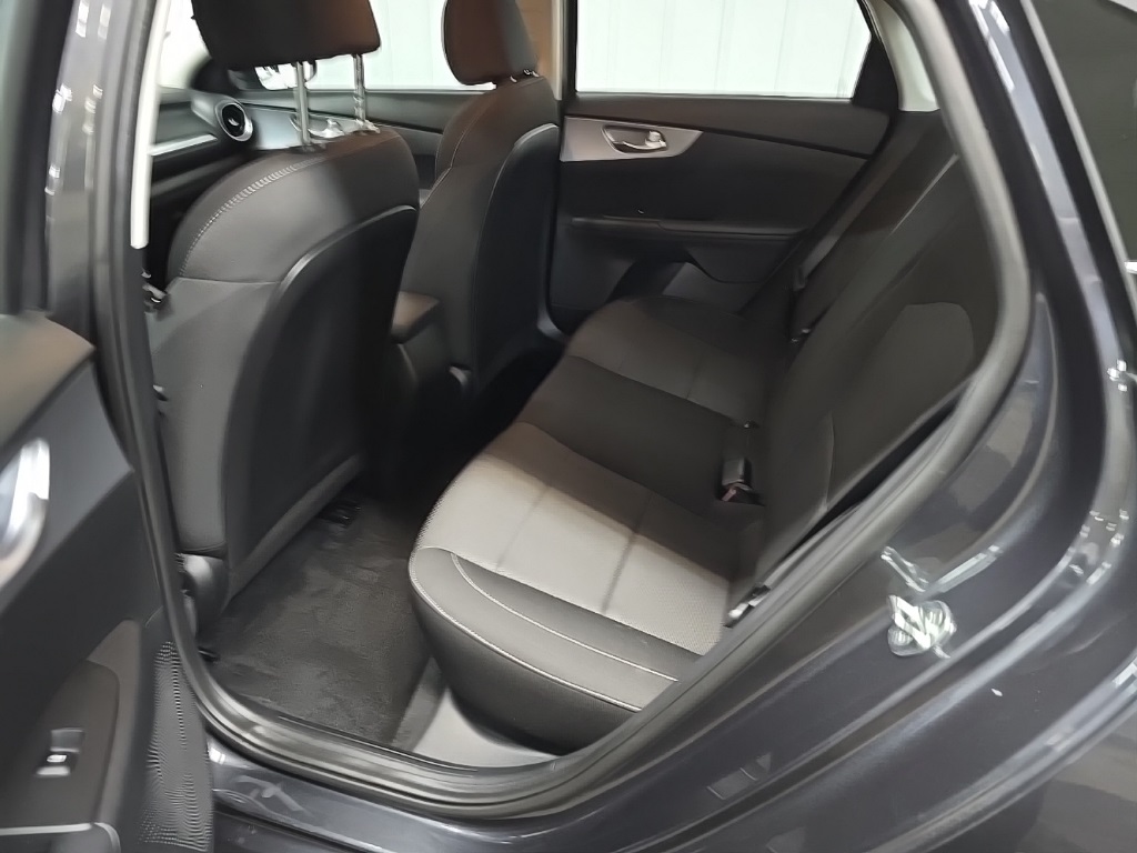 2023 Kia Forte LXS photo 27