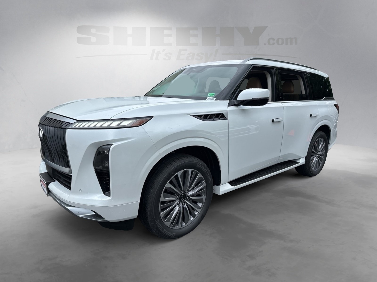 2026 Infiniti QX80 Luxe photo 3