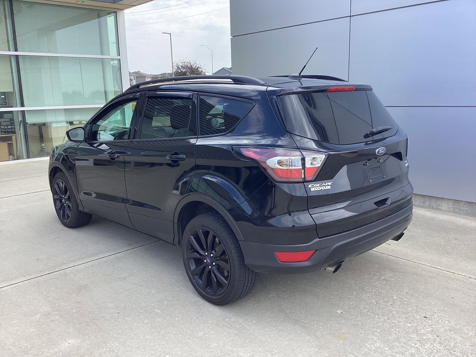 Used 2017 Ford Escape SE with VIN 1FMCU9G92HUC10738 for sale in Plattsmouth, NE