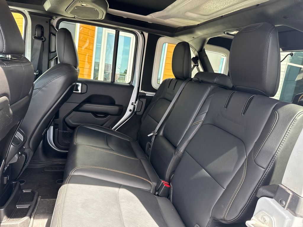 2024 Jeep Wrangler Sahara 4xe photo 10