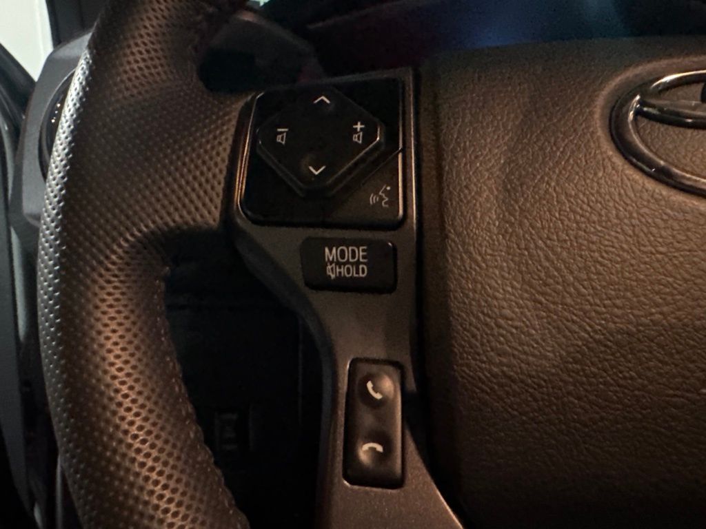2022 Toyota Tacoma TRD Sport V6 photo 11