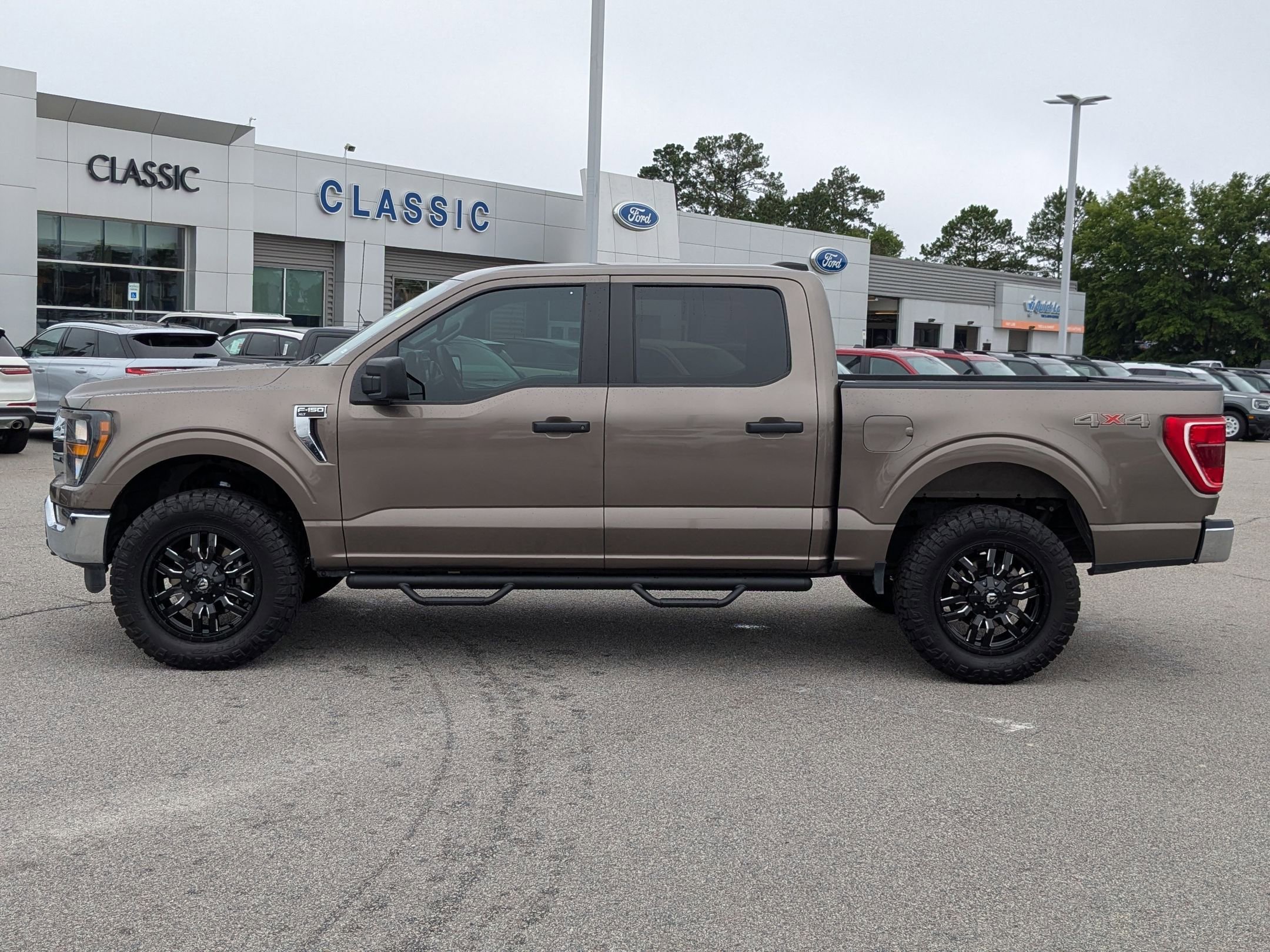 2023 Ford F-150 XLT photo 8