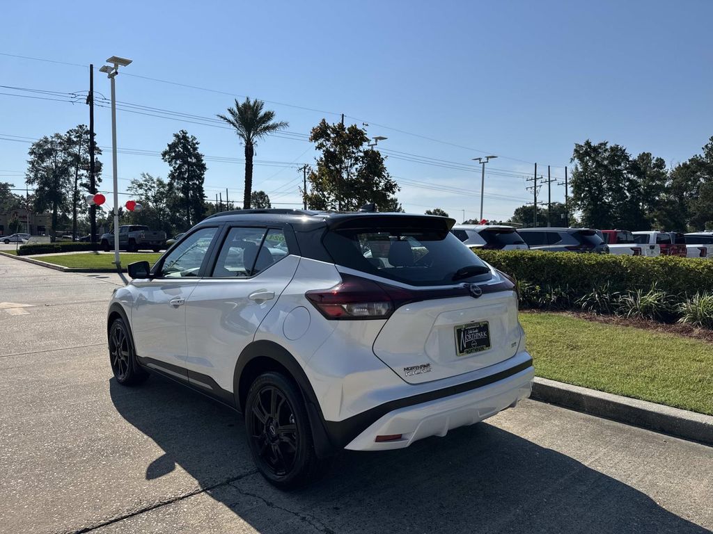 2024 Nissan Kicks SR photo 3