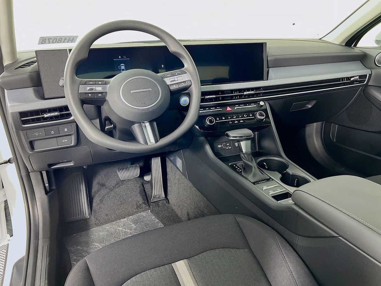 2025 Hyundai Sonata SE photo 4