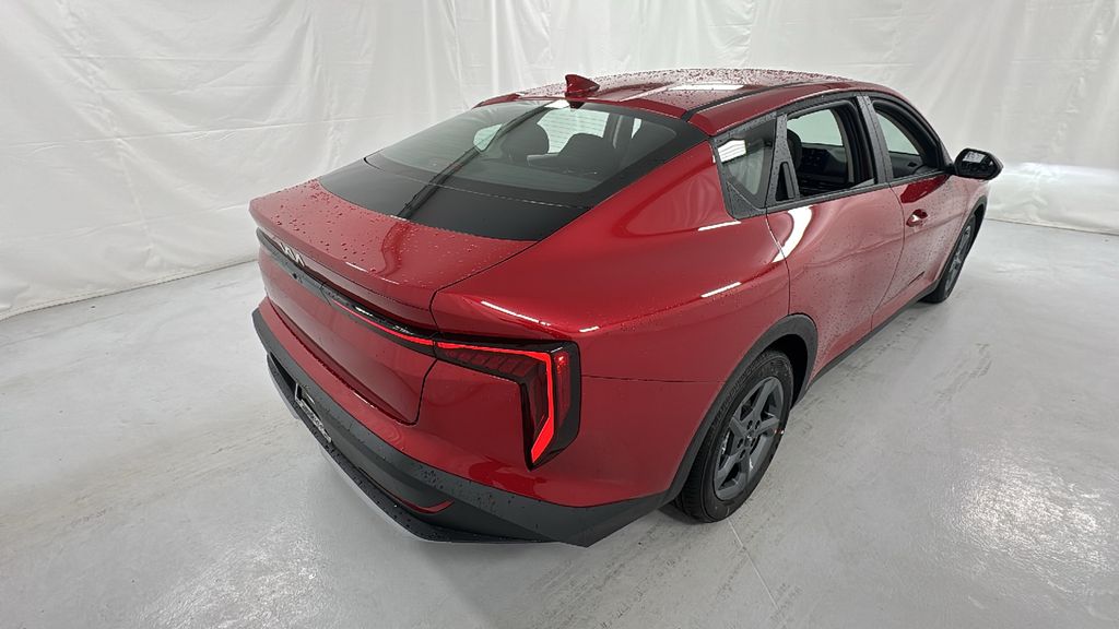2025 Kia K4 LXS photo 3