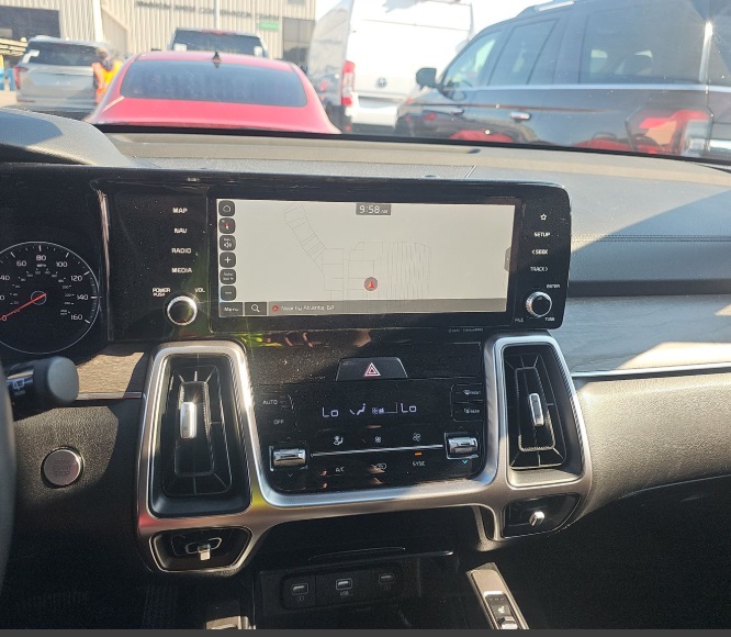 2022 Kia Sorento S photo 8