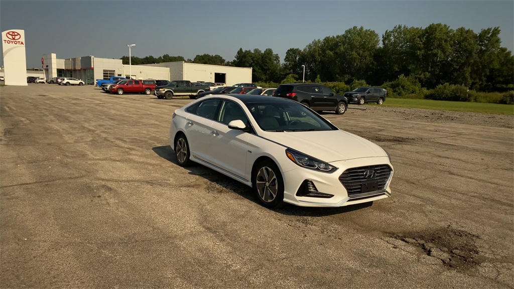 2019 Hyundai Sonata Hybrid Limited photo 2