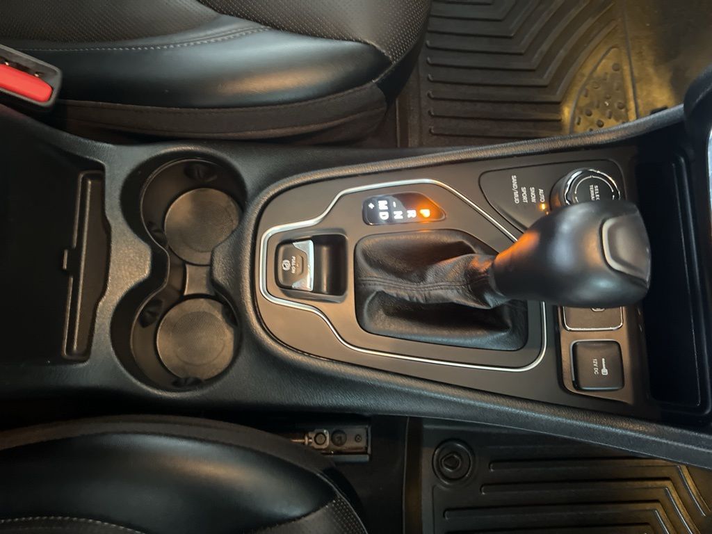 2022 Jeep Cherokee Latitude Lux photo 23
