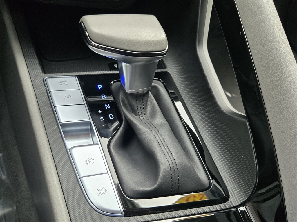 2024 Hyundai Elantra SEL Convenience photo 18