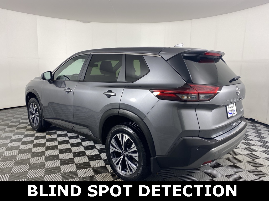 2023 Nissan Rogue SV photo 3