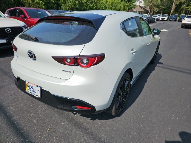 2025 Mazda Mazda3 Hatchback 2.5 Select Sport photo 3