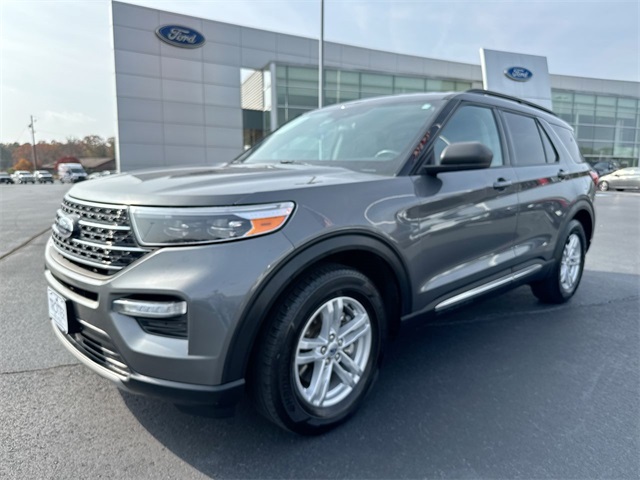2023 Ford Explorer XLT's photo