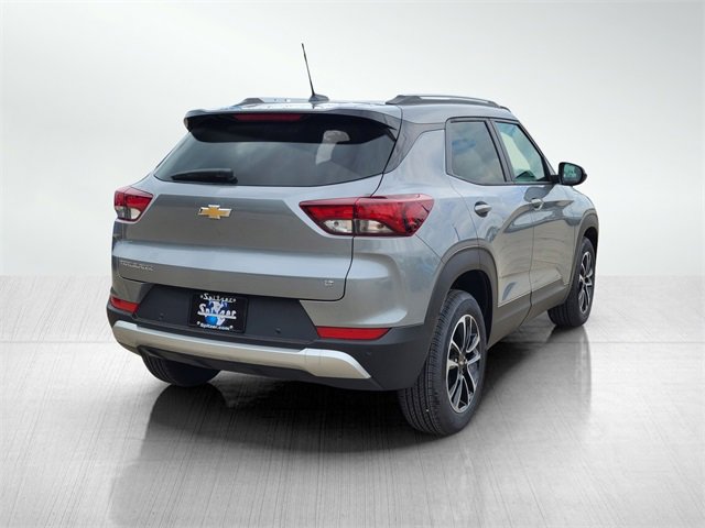 2026 Chevrolet Trailblazer LT photo 2
