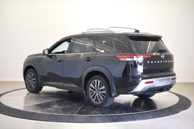 2024 Nissan Pathfinder SL photo 4