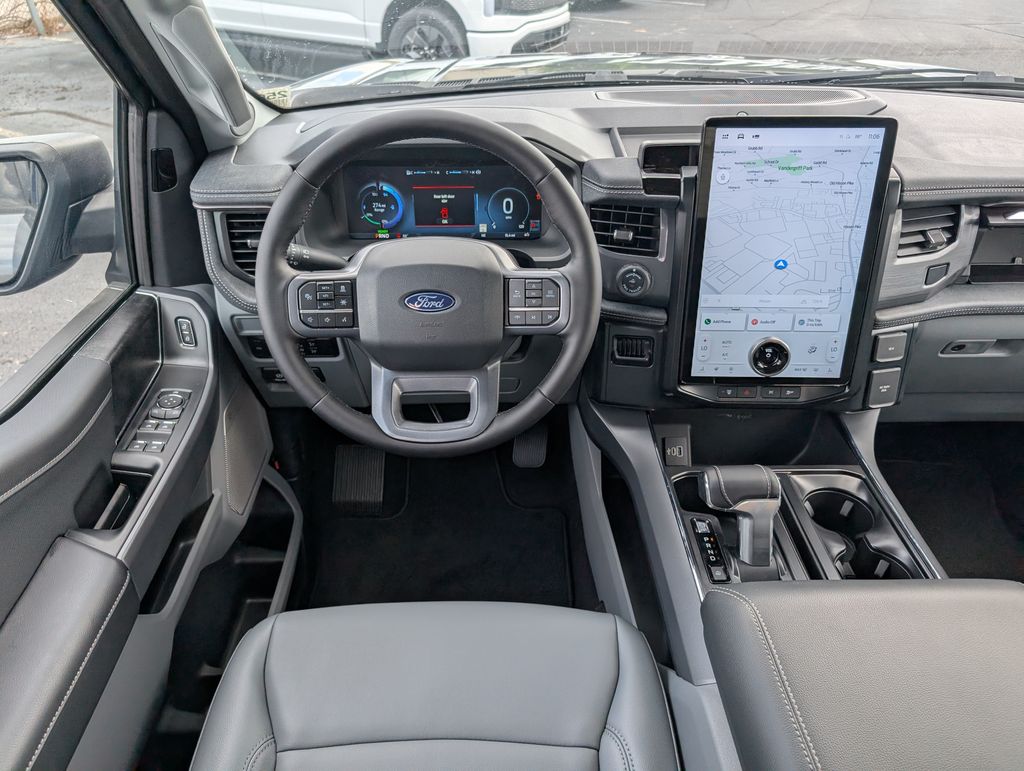 2025 Ford F-150 Lightning photo 6