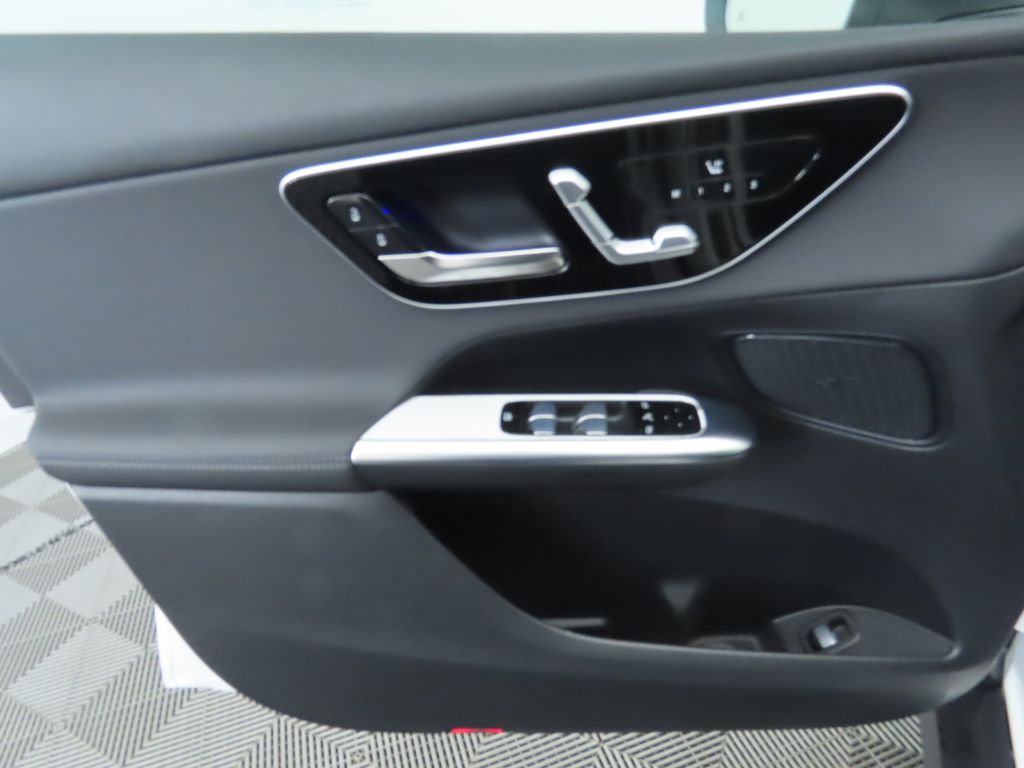2025 Mercedes Benz GLC 300 photo 23