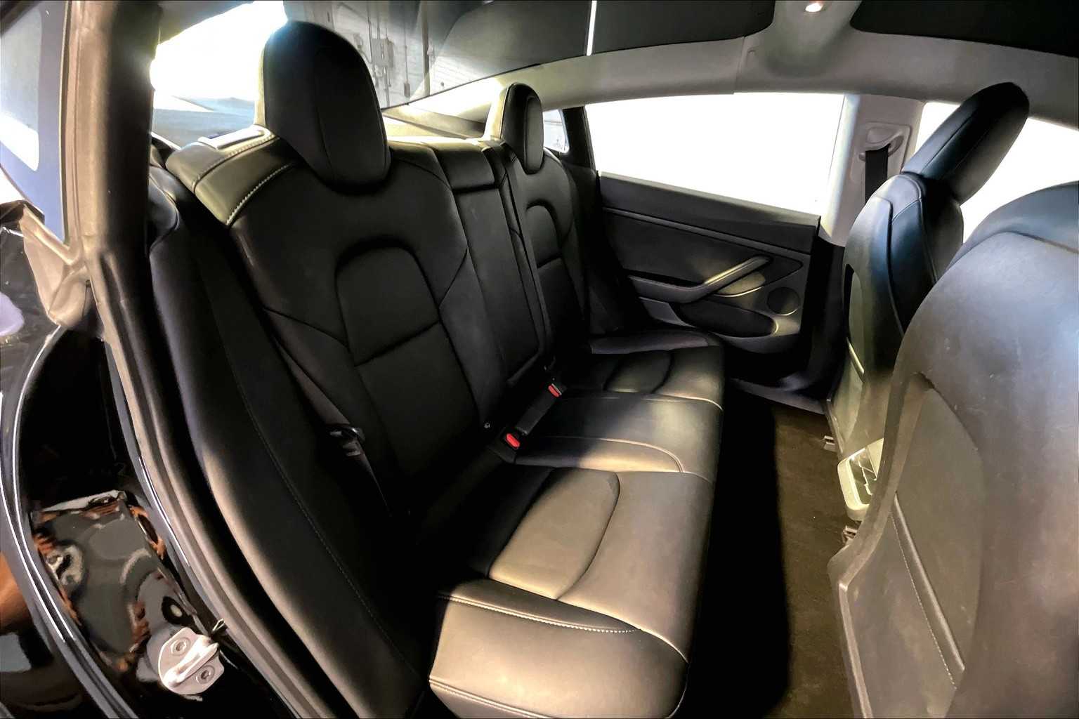 2021 Tesla Model 3 Standard Range Plus photo 17