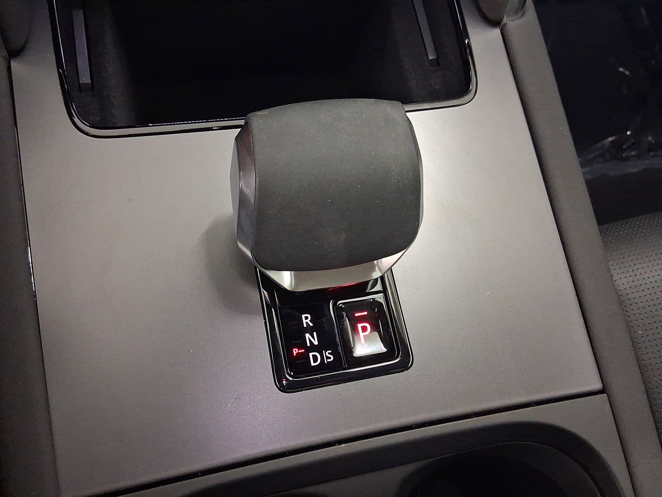 2025 Land Rover Discovery Sport Dynamic SE photo 23