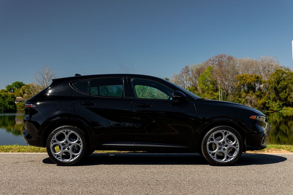 2025 Alfa Romeo Tonale photo 3