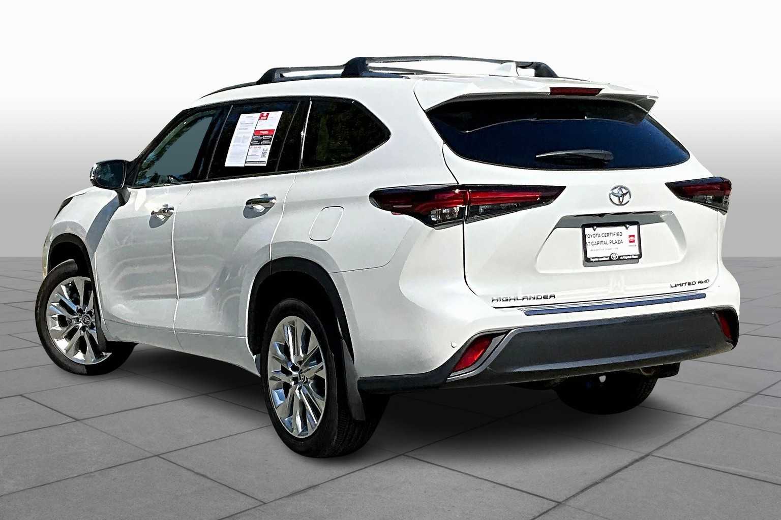 2024 Toyota Highlander Limited photo 11