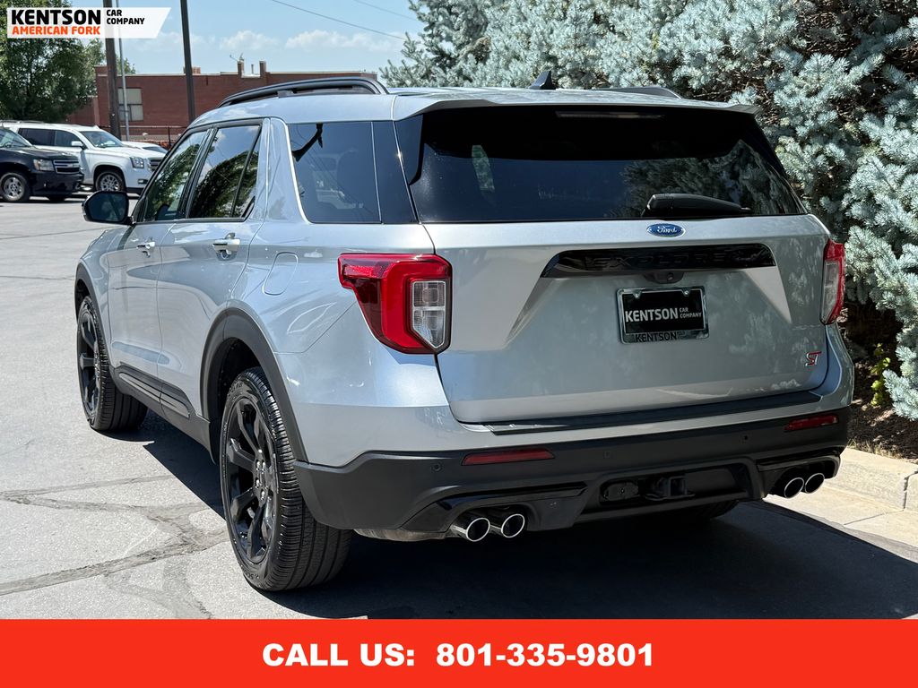 2023 Ford Explorer ST photo 4