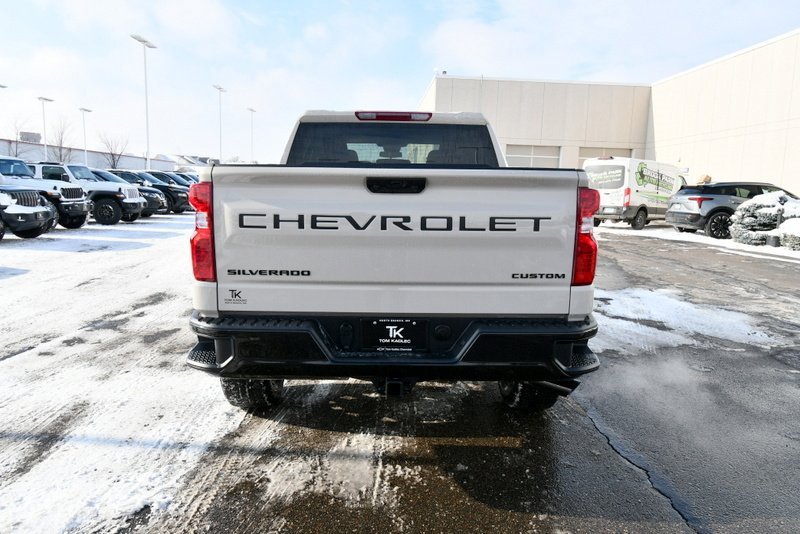 2026 Chevrolet Silverado 1500 Custom Trail Boss photo 3