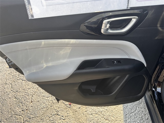 2023 Jeep Compass Limited photo 18