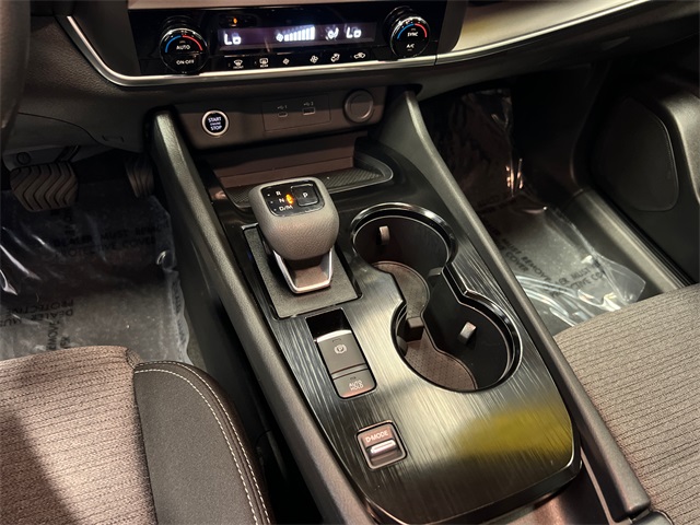 2023 Nissan Rogue SV photo 25