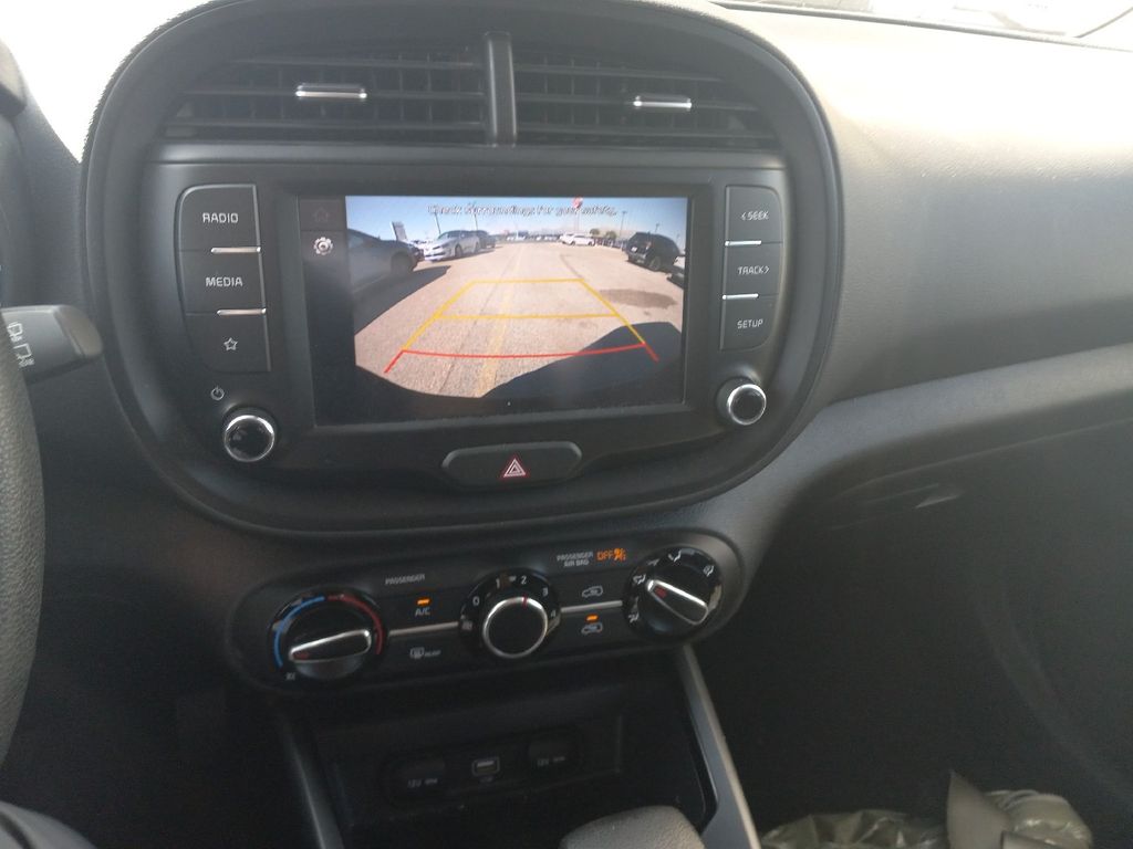 2022 Kia Soul LX photo 11