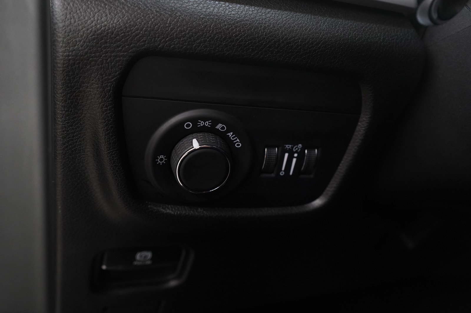 2023 Jeep Grand Cherokee Altitude photo 19