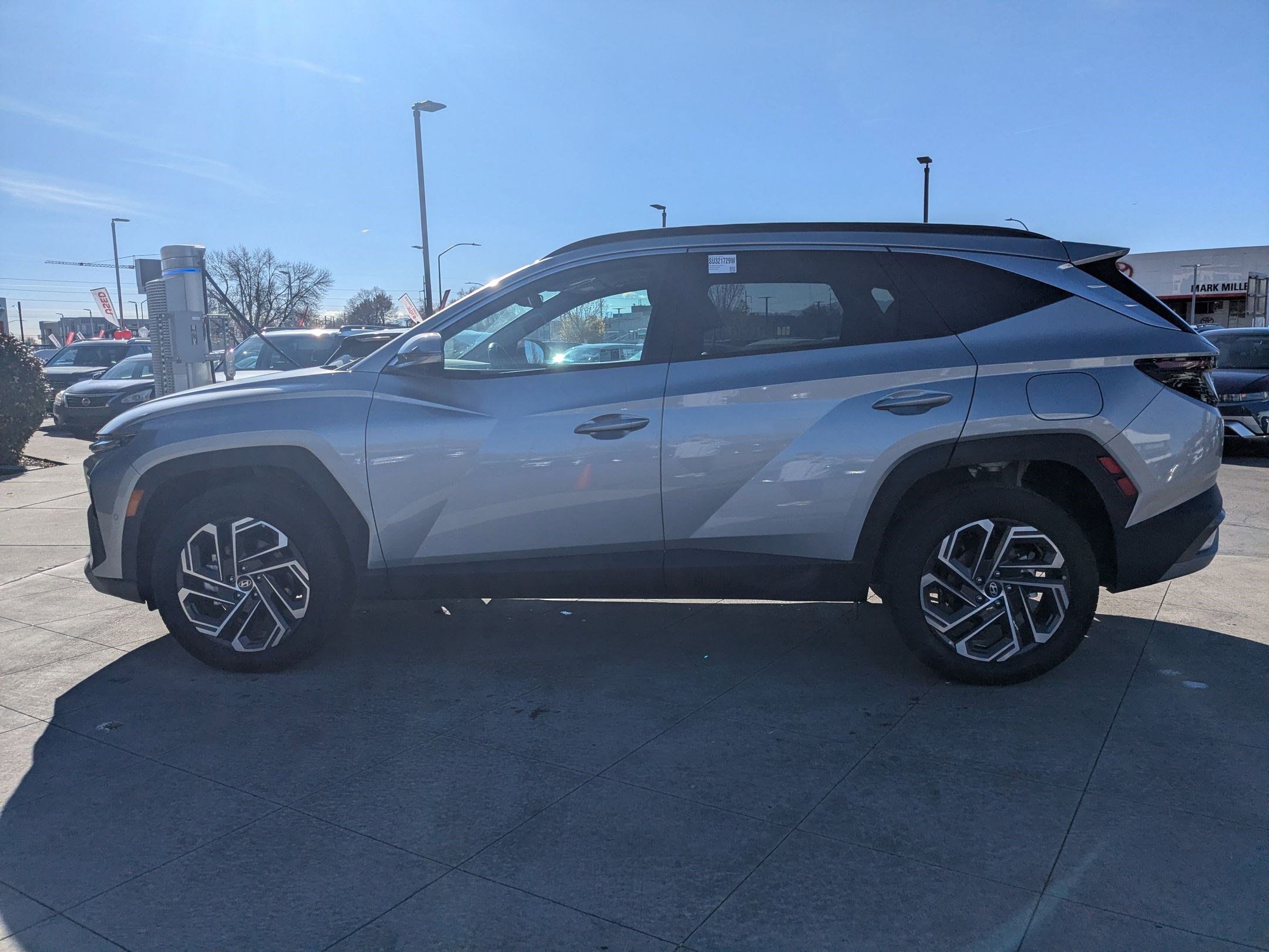 2025 Hyundai Tucson Hybrid Limited photo 4