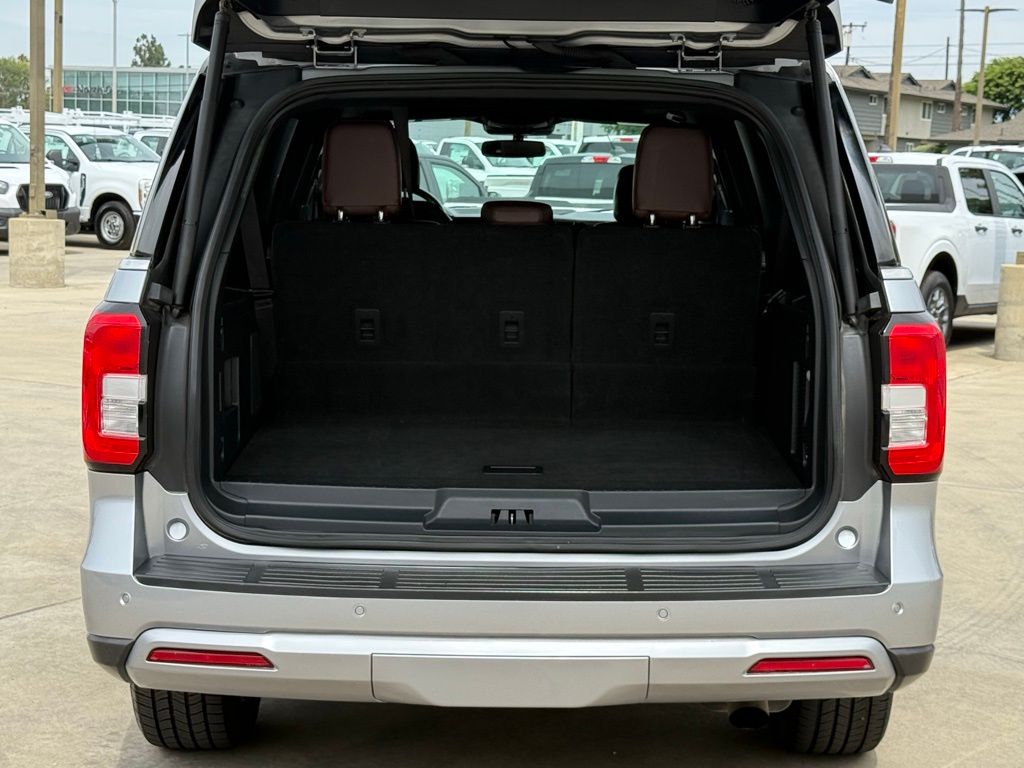 2023 Ford Expedition MAX Limited photo 19