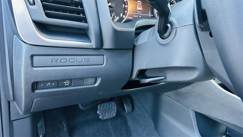 2026 Nissan Rogue S photo 14