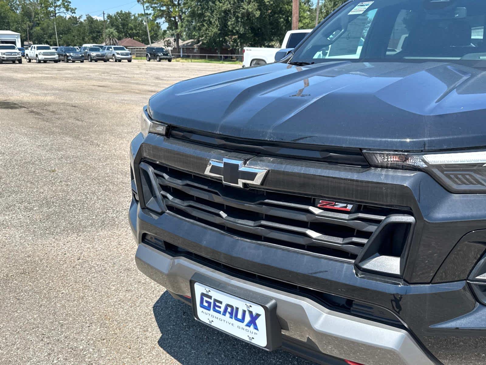 2025 Chevrolet Colorado Z71 photo 3