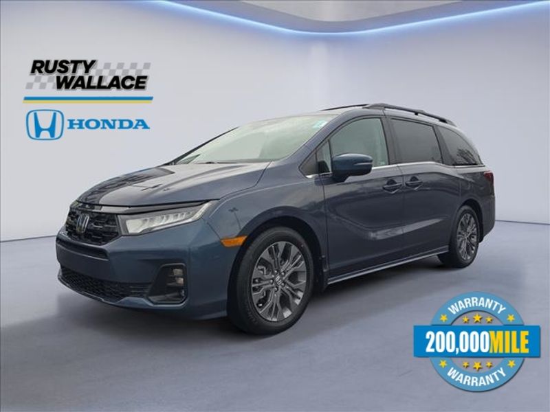 2026 Honda Odyssey Touring's photo