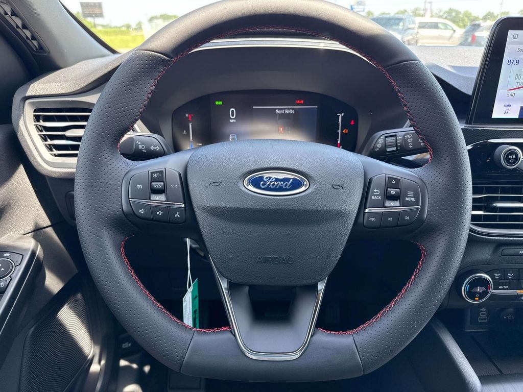 2025 Ford Escape ST-Line photo 9