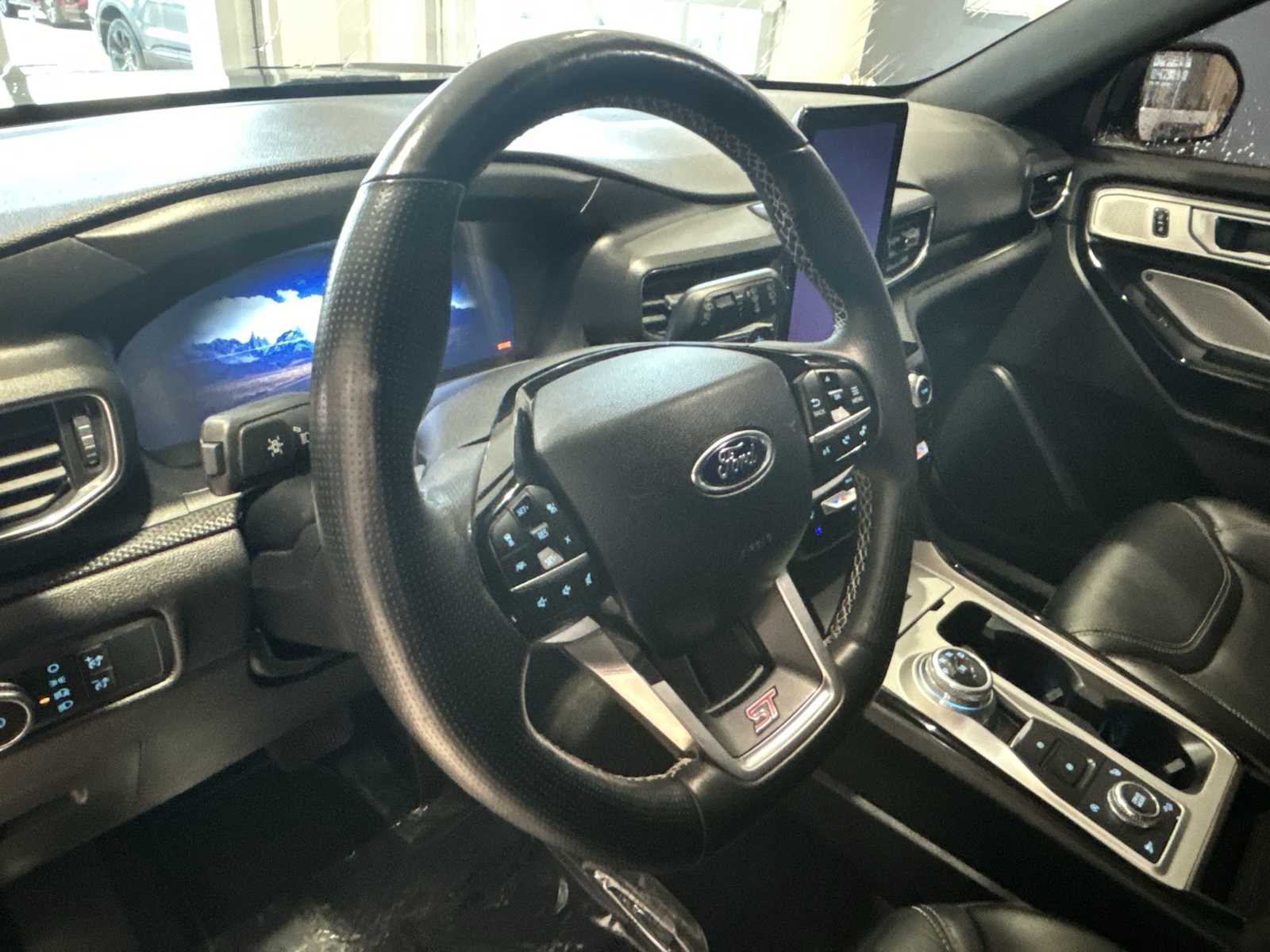 2021 Ford Explorer ST photo 8