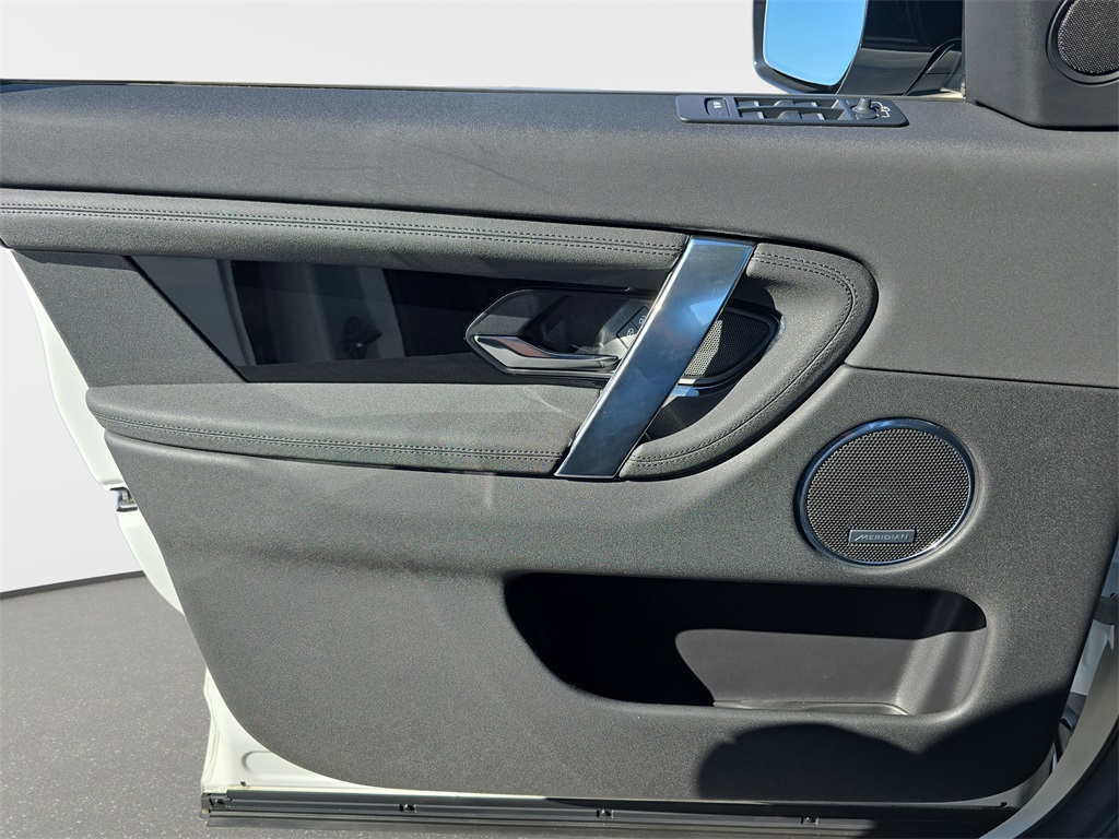 2023 Land Rover Discovery Sport S photo 27
