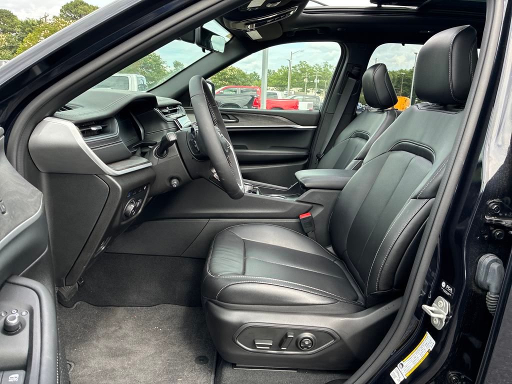 2024 Jeep Cherokee Limited 4xe photo 9