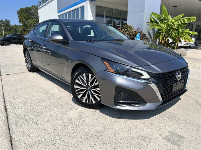 2023 Nissan Altima 2.5 SV photo 2