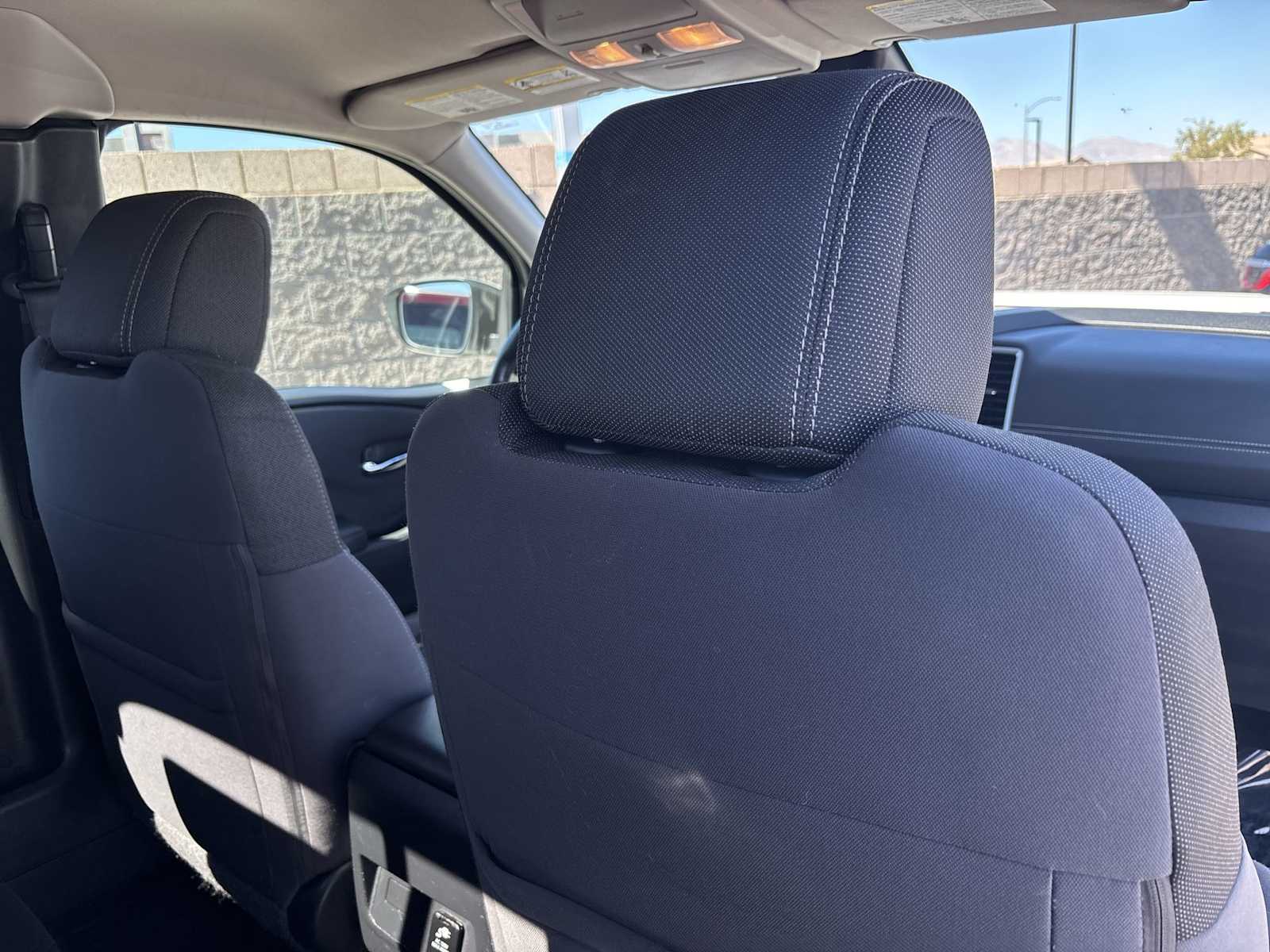 2022 Nissan Frontier SV photo 12