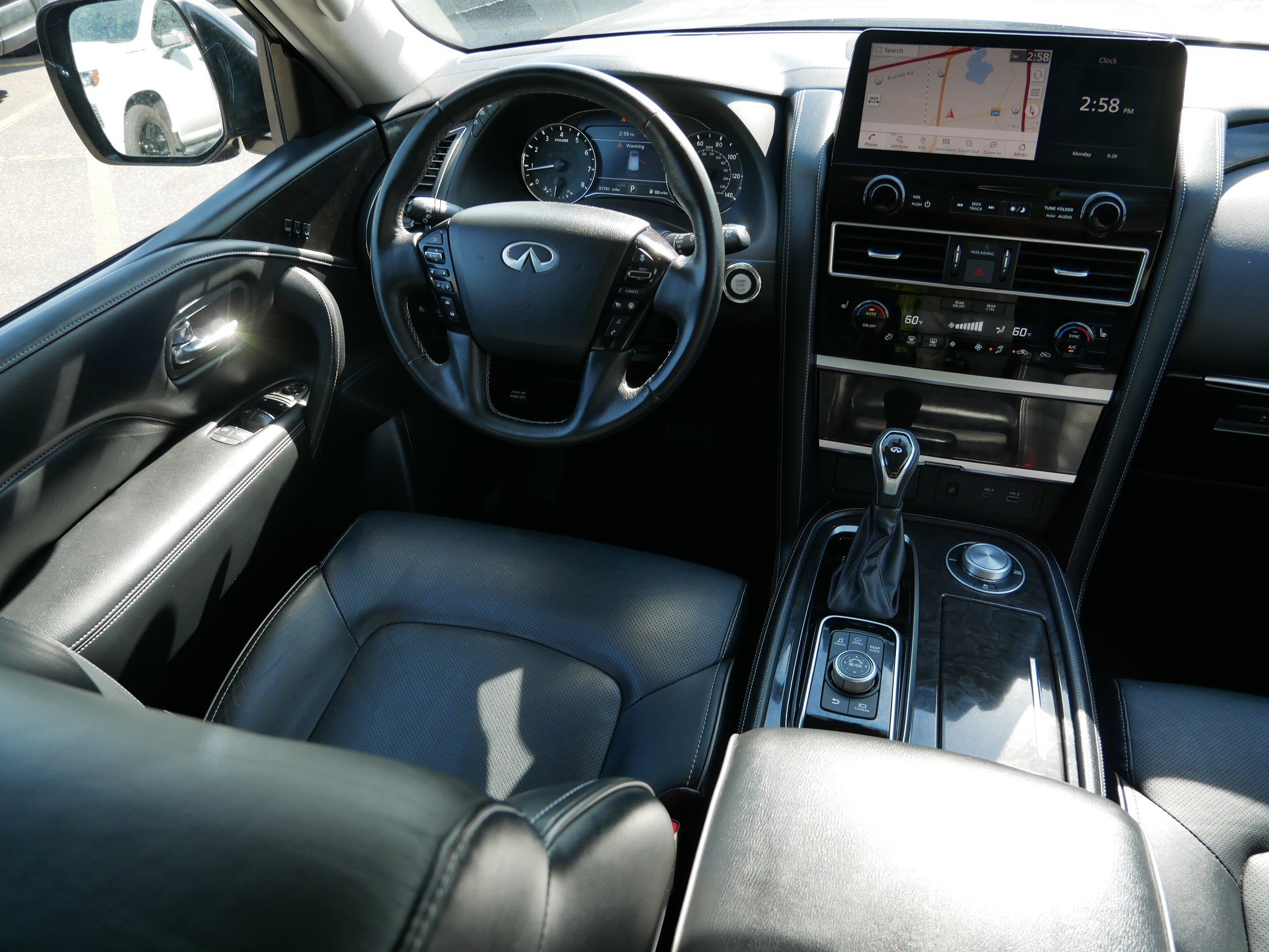 2024 Infiniti QX80 Luxe photo 9
